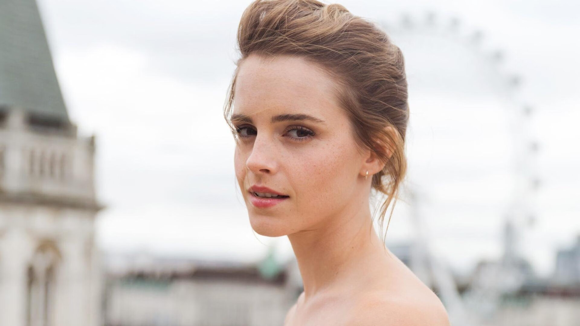 拜仁替补边锋登场即进球，拜仁 边锋