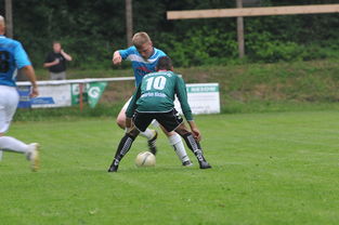 足球战术多样化提升比赛精彩度，足球比赛技战术的运用和分析